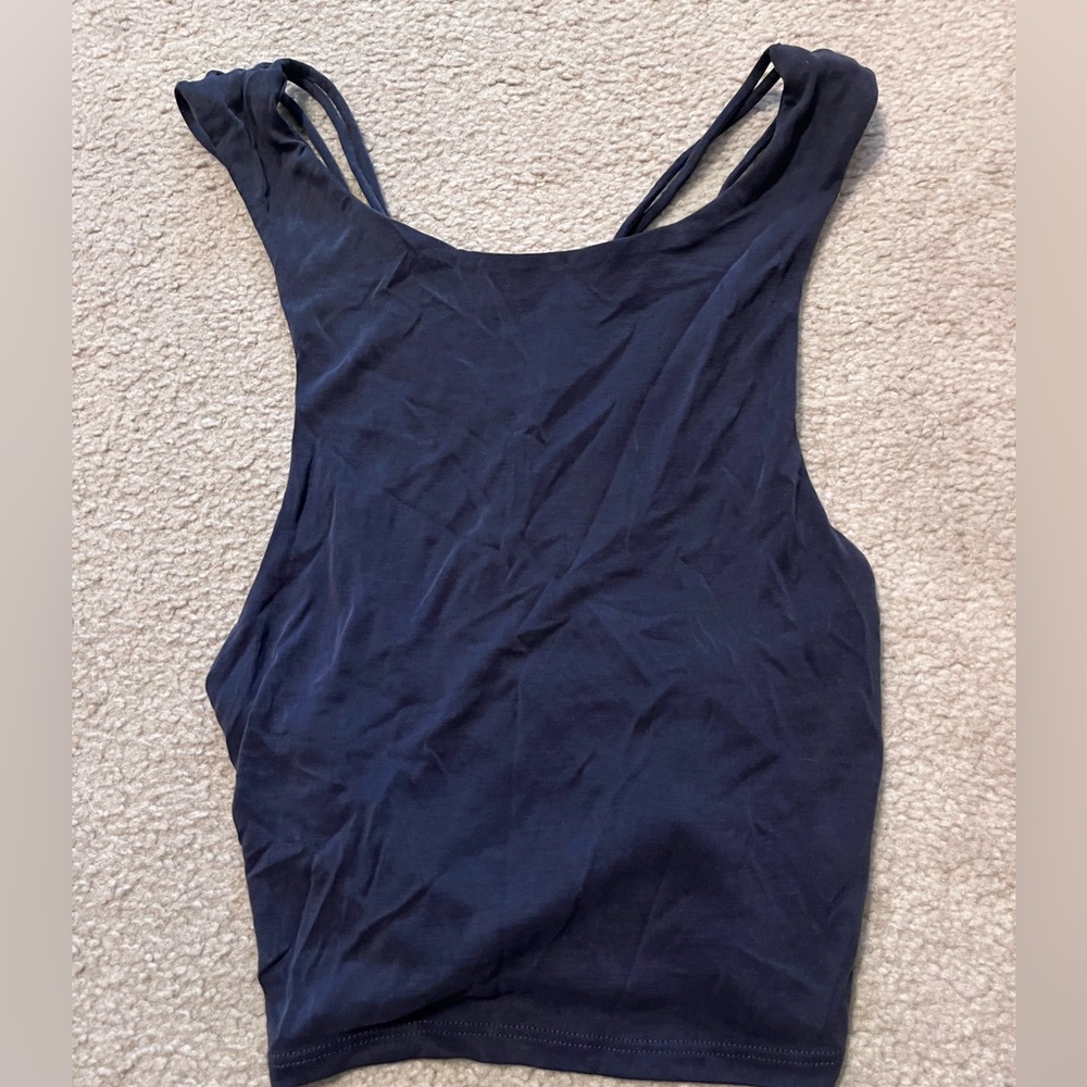 Active crop top